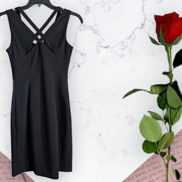 NWT Guess Little Black V-neck Dress Size 2 - Picture 4 of 8